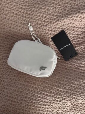 Fabletics - The Belt Bag Mini